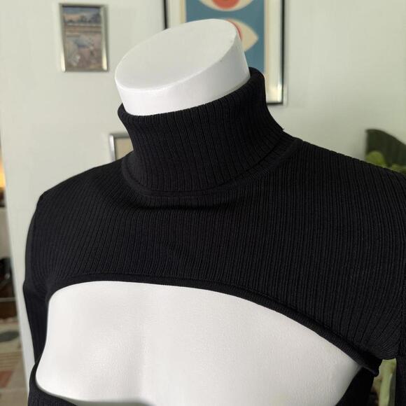 Revolve Superdown Women's Black Cut Out Crop Top - Picture 2 of 4